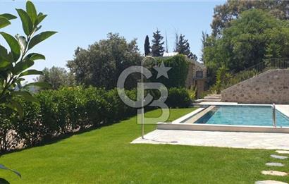 Bodrum Gümüşlük te 1725 m2 Arsa İçinde Müstakil Havuzlu 430 m2