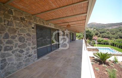 Bodrum Gümüşlük te 1725 m2 Arsa İçinde Müstakil Havuzlu 430 m2