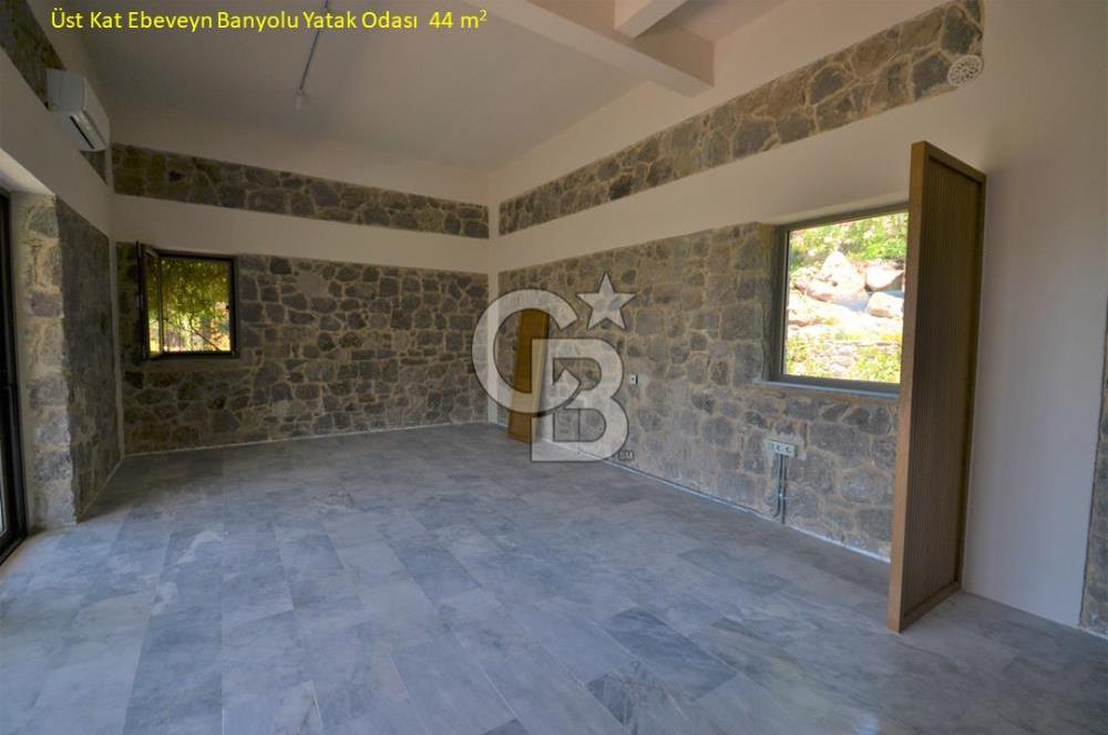 Bodrum Gümüşlük te 1725 m2 Arsa İçinde Müstakil Havuzlu 430 m2