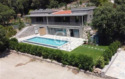 Bodrum Gümüşlük te 1725 m2 Arsa İçinde Müstakil Havuzlu 430 m2