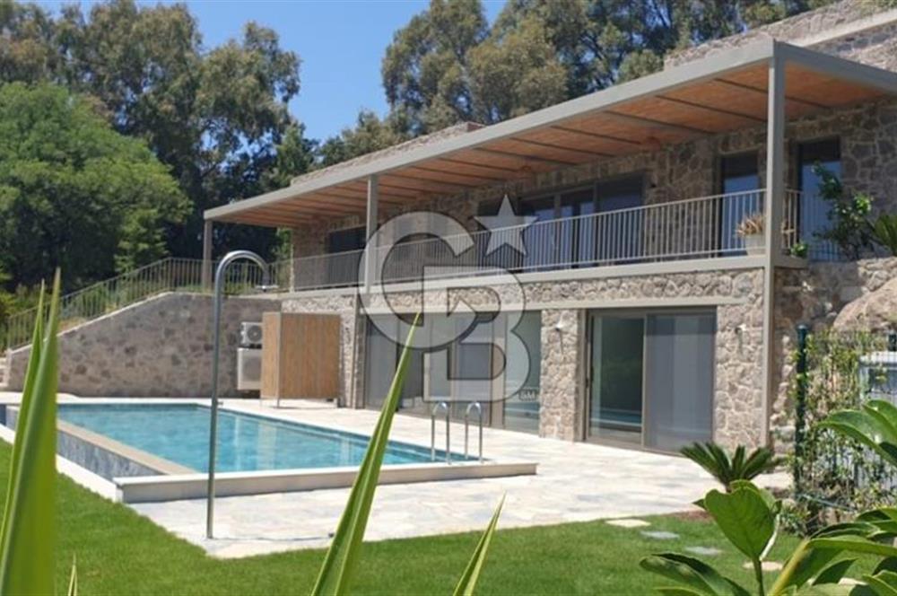 Bodrum Gümüşlük te 1725 m2 Arsa İçinde Müstakil Havuzlu 430 m2