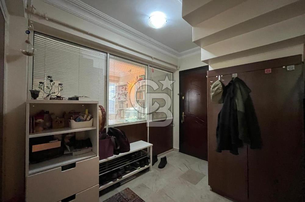 Moda'da 4+1 balkonlu, otoparklı bakımlı bahçe dublex daire