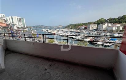 Tarabya'da kurumsal işyerine full deniz manzaralı 4 katlı bina