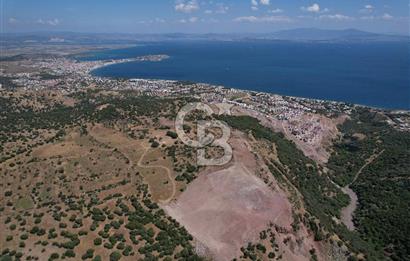 DOĞAYLA BÜTÜNLEŞEN MUHTEŞEM DENİZ MANZARALI ARSA VE BAHÇE