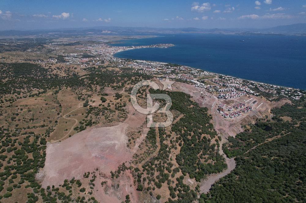 DOĞAYLA BÜTÜNLEŞEN MUHTEŞEM DENİZ MANZARALI ARSA VE BAHÇE