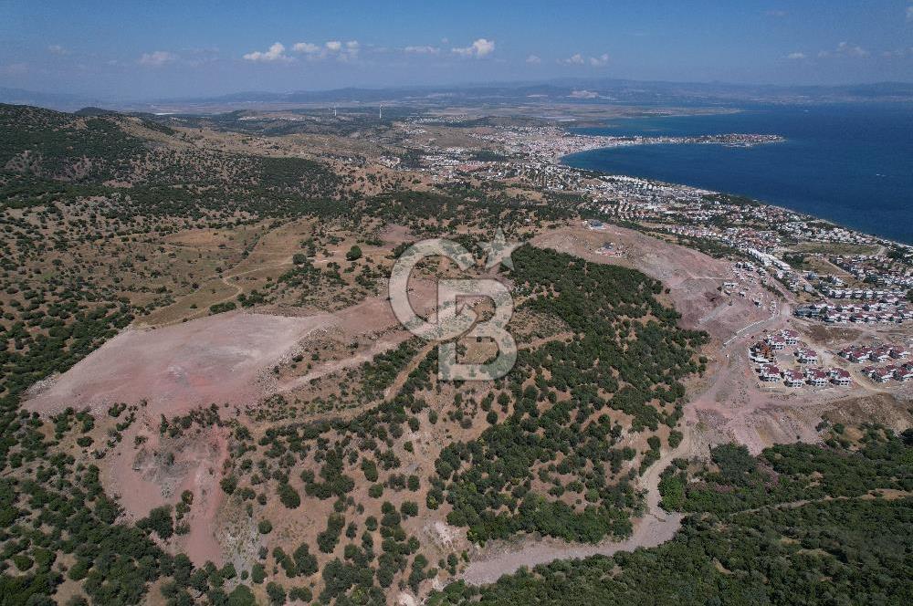 DOĞAYLA BÜTÜNLEŞEN MUHTEŞEM DENİZ MANZARALI ARSA VE BAHÇE