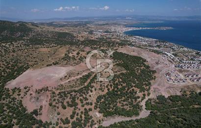 DOĞAYLA BÜTÜNLEŞEN MUHTEŞEM DENİZ MANZARALI ARSA VE BAHÇE