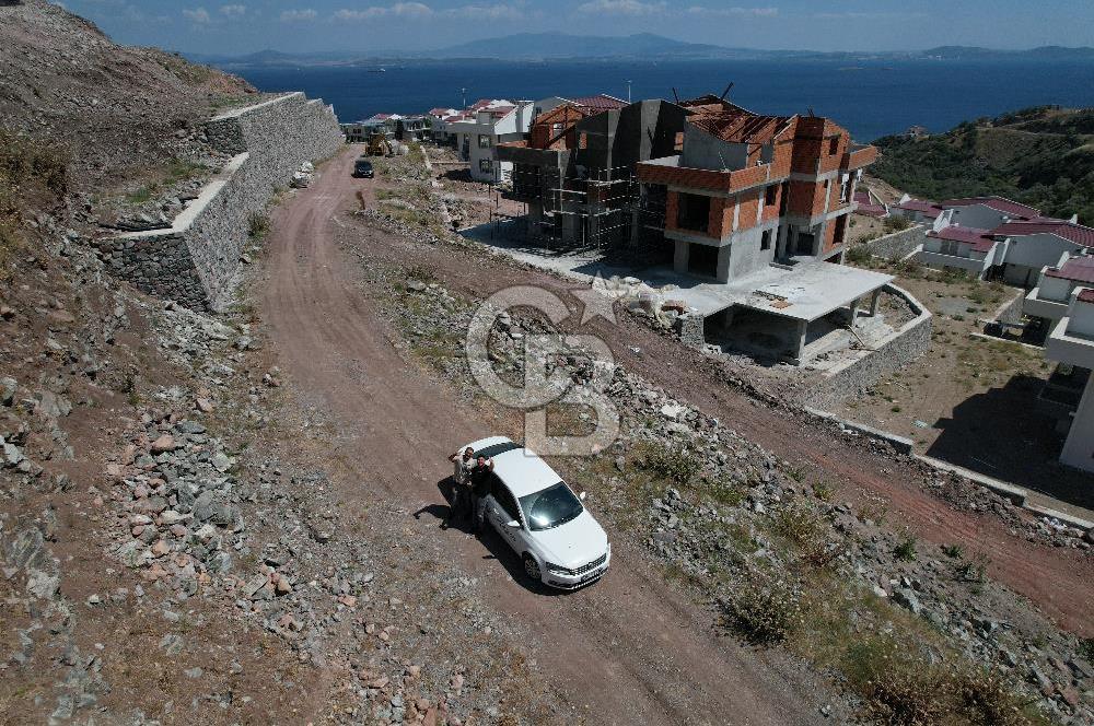 DOĞAYLA BÜTÜNLEŞEN MUHTEŞEM DENİZ MANZARALI ARSA VE BAHÇE