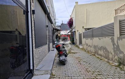 Çeşme Ilıca Merkezde Satılık 3 Dükkan Birden