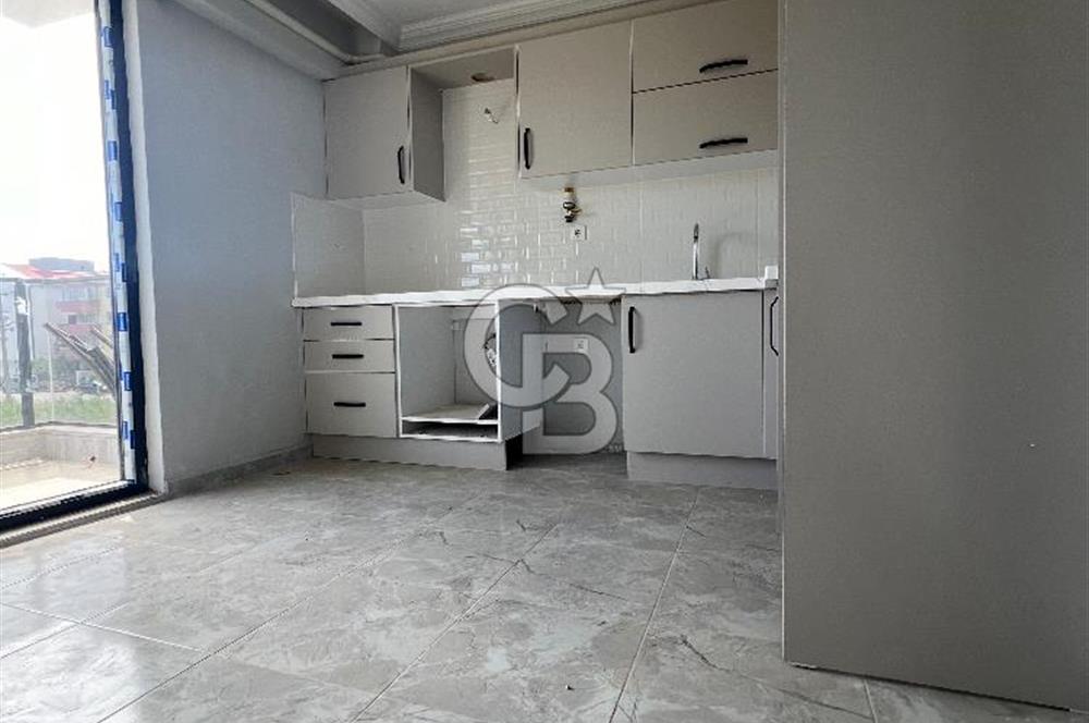 LAPSEKİ MERKEZDE YENİ KORDONA VE OKULA YAKIN SATILIK DAİRE