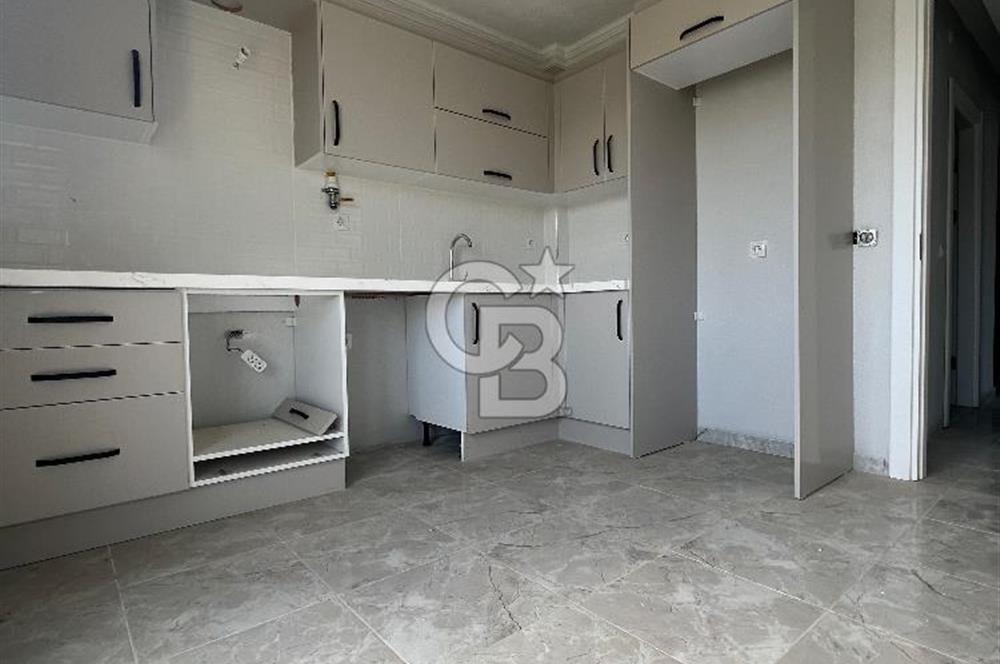 LAPSEKİ MERKEZDE YENİ KORDONA VE OKULA YAKIN SATILIK DAİRE