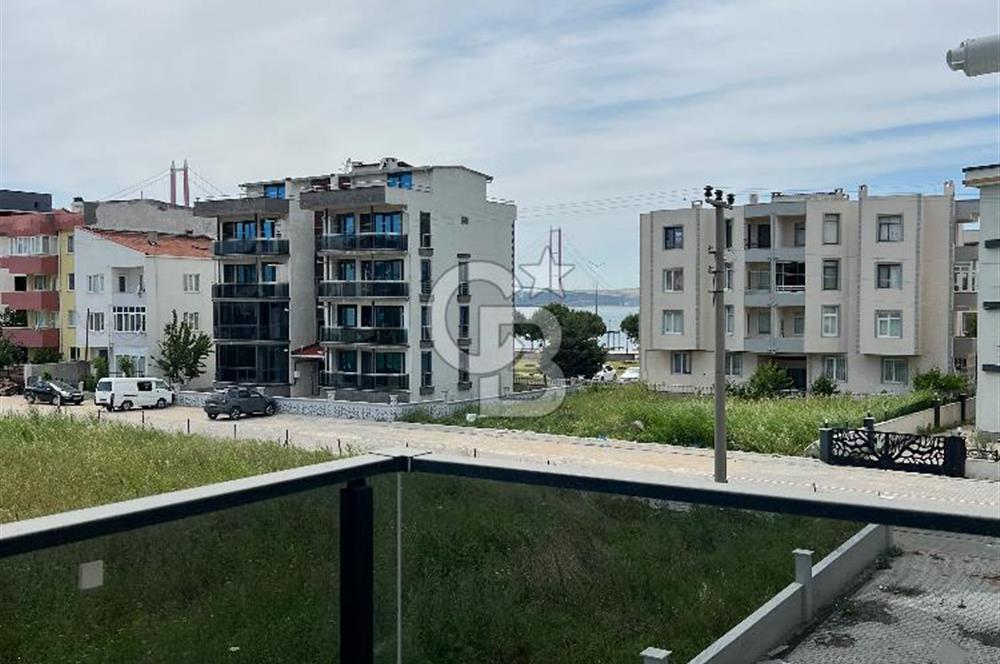 LAPSEKİ MERKEZDE YENİ KORDONA VE OKULA YAKIN SATILIK DAİRE