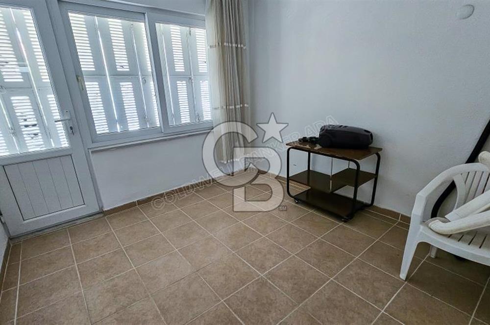 Oturulmaya Hazır Kuşadasının Prestijli Mistur Sitesinde Satılık 3+1 Villa