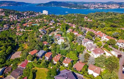 Tarabya'da Bahçe İçerisinde 6+1 Satılık Villa