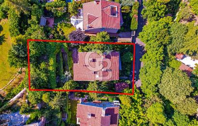 Tarabya'da Bahçe İçerisinde 6+1 Satılık Villa