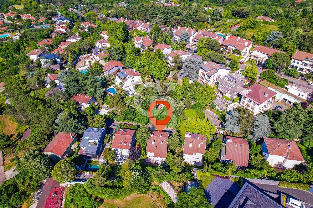 Tarabya'da Bahçe İçerisinde 6+1 Satılık Villa