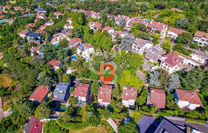 Tarabya'da Bahçe İçerisinde 6+1 Satılık Villa