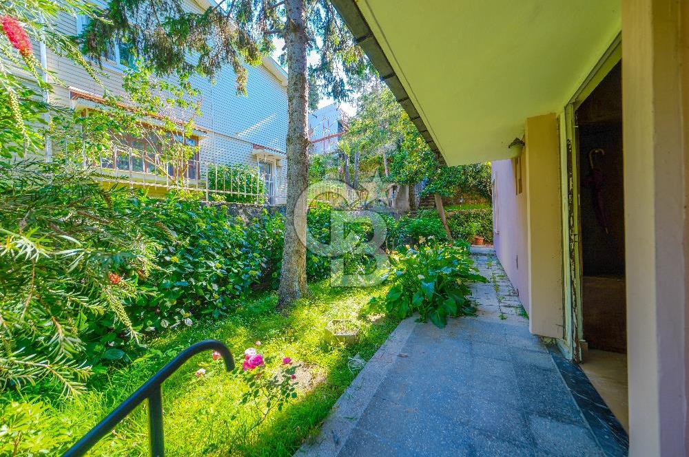 Tarabya'da Bahçe İçerisinde 6+1 Satılık Villa