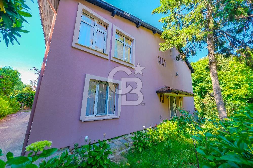 Tarabya'da Bahçe İçerisinde 6+1 Satılık Villa