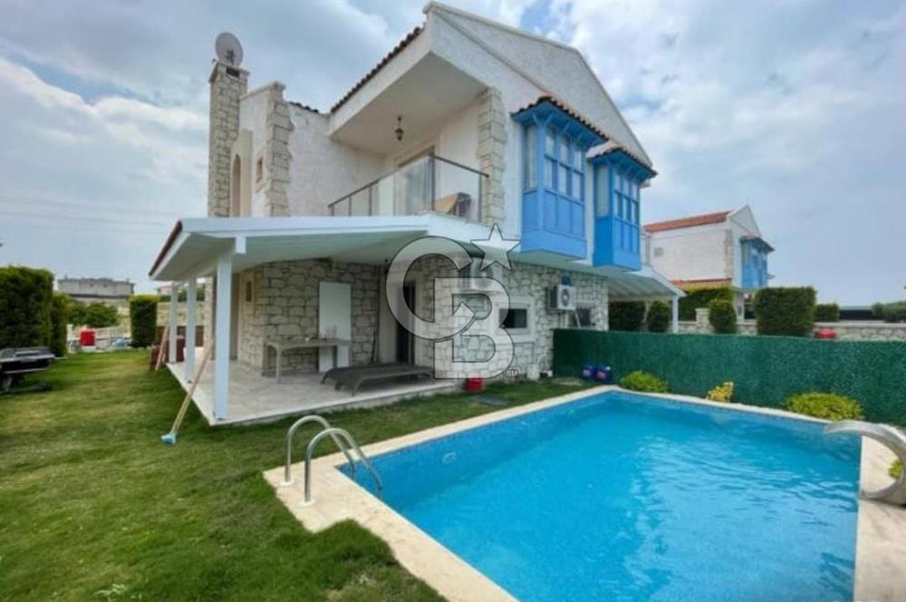 Çeşme Şifne'de Müstakil Havuzlu 3+1 Sezonluk Kiralık Villa