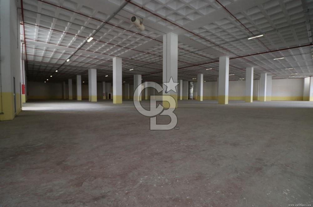 Esenyurt Akçaburgaz'da 4.768 M² Kiralık Fabrika