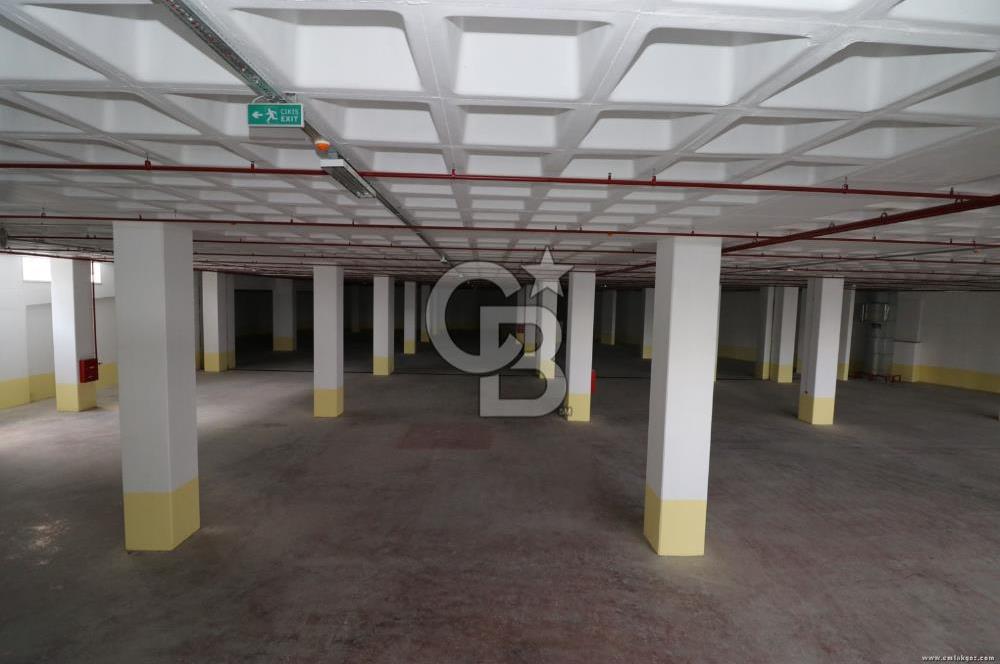 Esenyurt Akçaburgaz'da 4.768 M² Kiralık Fabrika