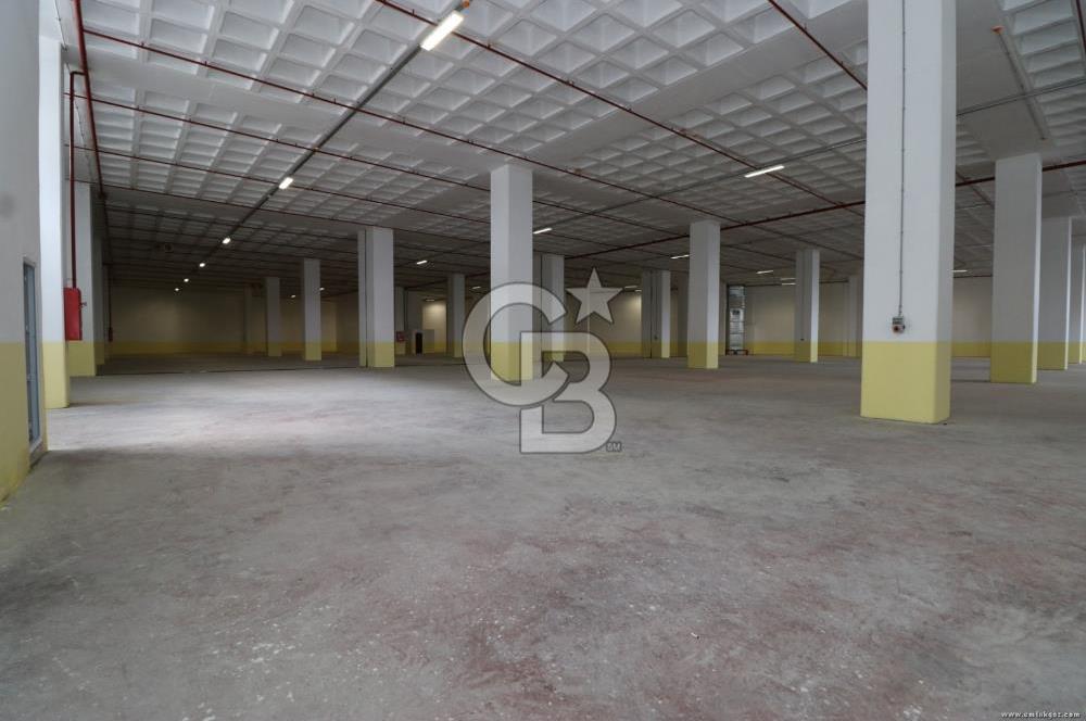 Esenyurt Akçaburgaz'da 4.768 M² Kiralık Fabrika