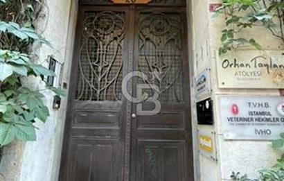 Beyoğlu Tarihi Hosman Apartmanı'nda 1+1 Satılık Daire