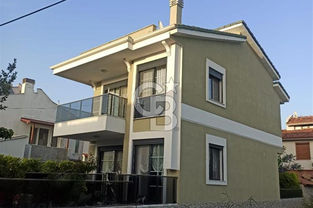 Urla'da Denize Yakın Müstakil Villa