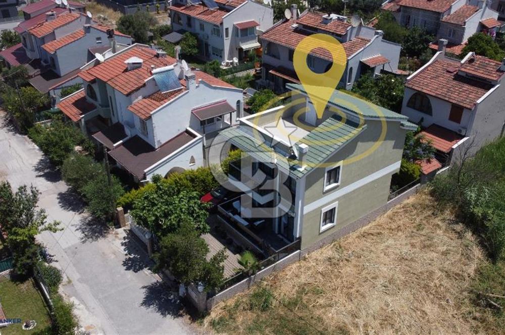 Urla'da Denize Yakın Müstakil Villa