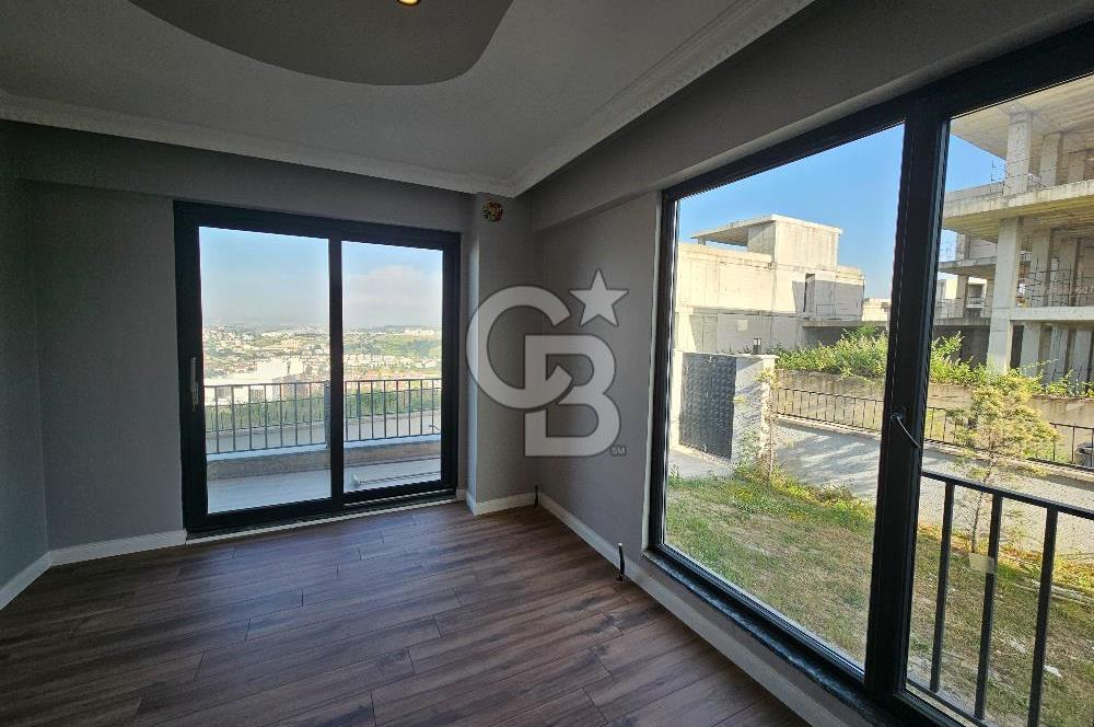 Yalova Merkezde Full Deniz Manzaralı Asansörlü 6+1 Satılık Villa