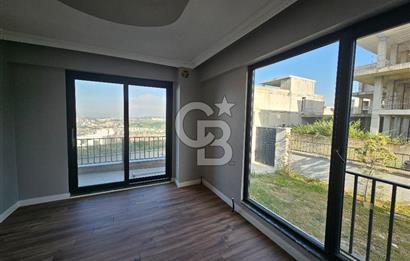 Yalova Merkezde Full Deniz Manzaralı Asansörlü 6+1 Satılık Villa