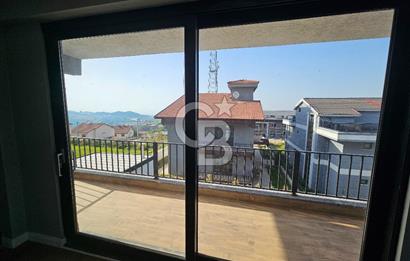 Yalova Merkezde Full Deniz Manzaralı Asansörlü 6+1 Satılık Villa