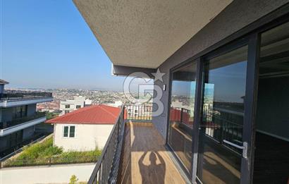 Yalova Merkezde Full Deniz Manzaralı Asansörlü 6+1 Satılık Villa