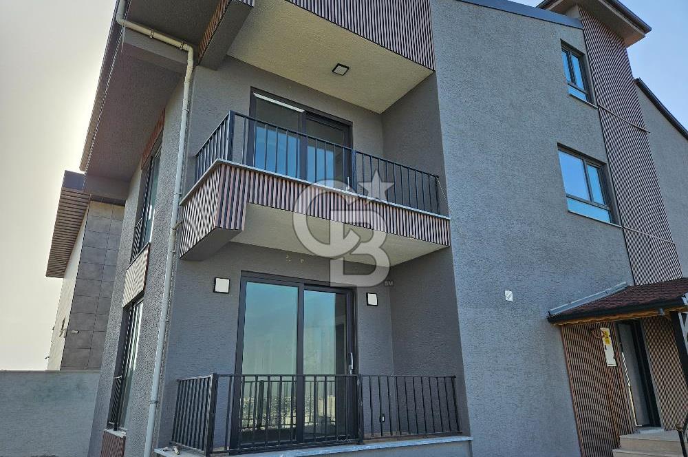 Yalova Merkezde Full Deniz Manzaralı Asansörlü 6+1 Satılık Villa