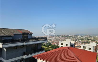 Yalova Merkezde Full Deniz Manzaralı Asansörlü 6+1 Satılık Villa