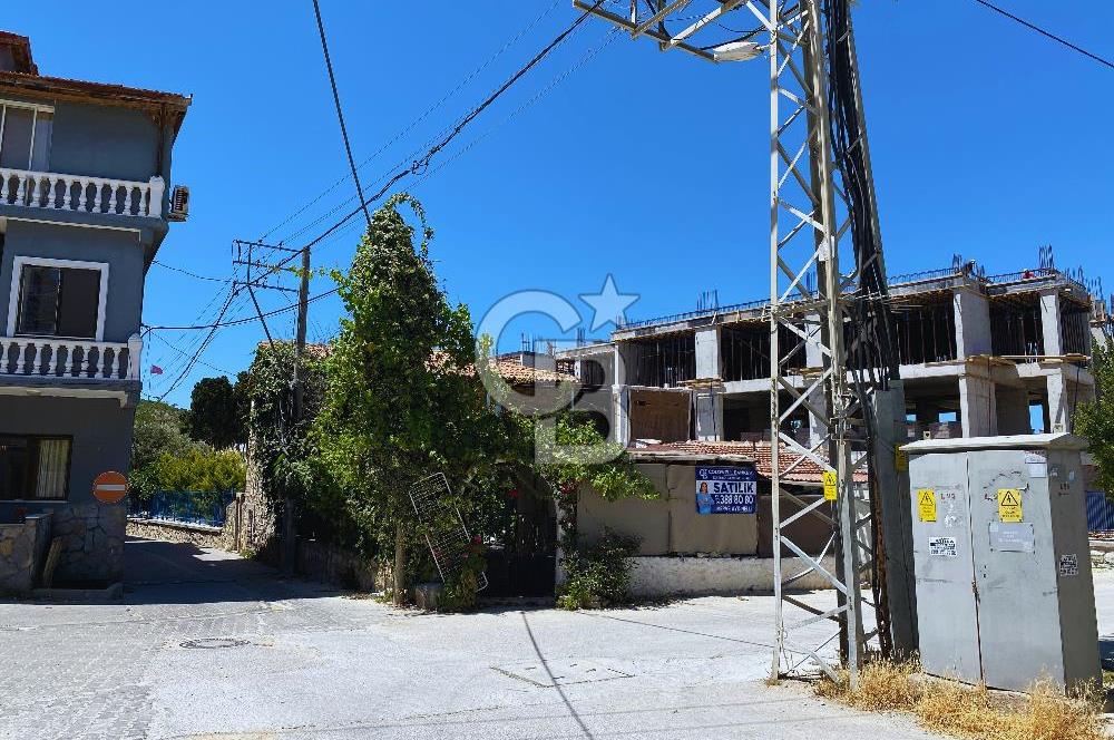 Çeşme Merkez'de Satılık Taş Ev