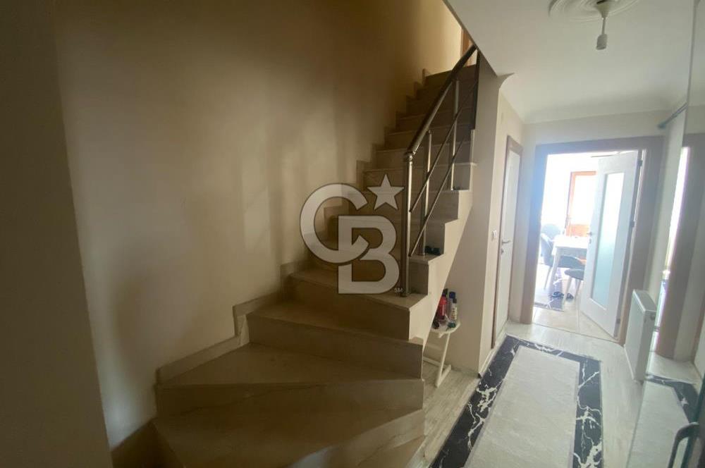 KARTEPE İSTASYON MAHALLESİ'NDE SATILIK 3+1 ÇATI DUBLEKS DAİRE