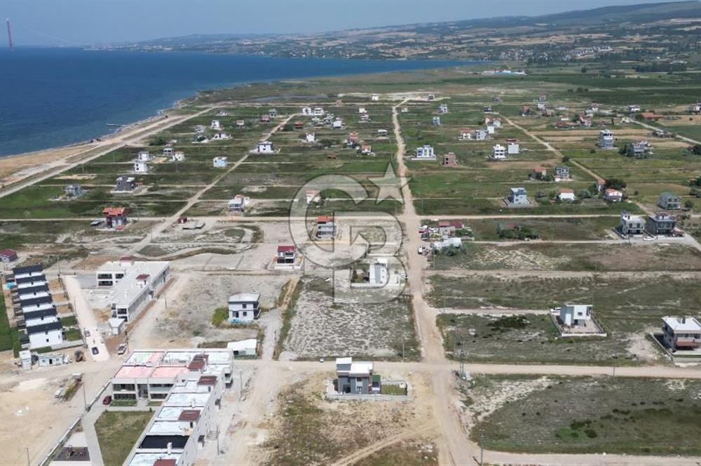 ÇANAKKALE UMURBEY'DE BOĞAZ VE KÖPRÜ MANZARALI İMARLI ARSA