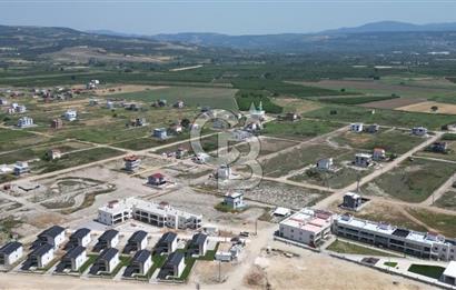 ÇANAKKALE UMURBEY'DE BOĞAZ VE KÖPRÜ MANZARALI İMARLI ARSA