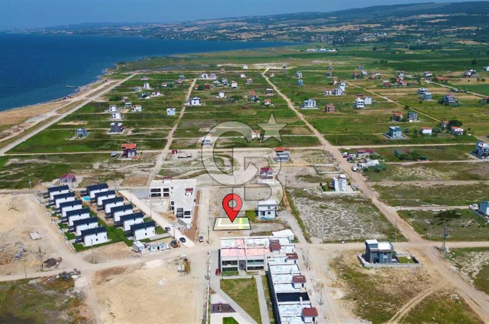 ÇANAKKALE UMURBEY'DE BOĞAZ VE KÖPRÜ MANZARALI İMARLI ARSA