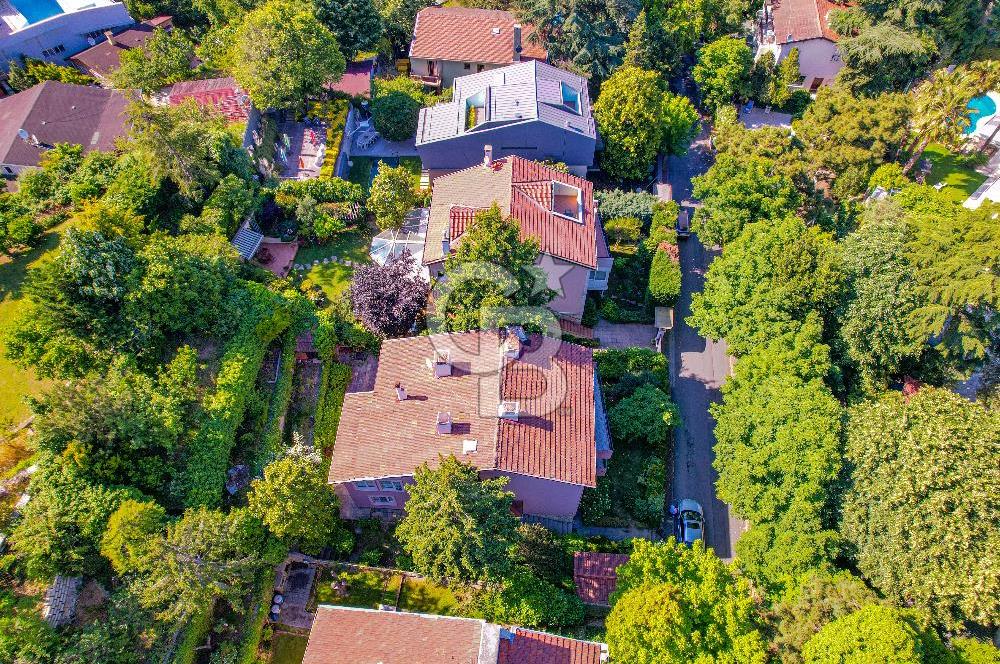 Satılık Tarabya Bahçe içersinde   Villa