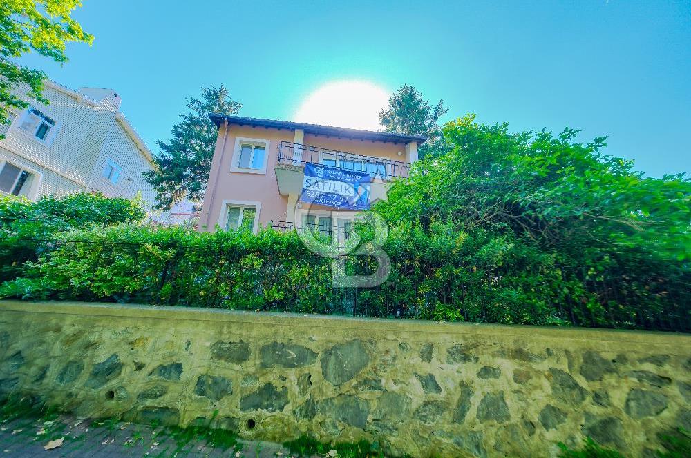 Satılık Tarabya Bahçe içersinde   Villa