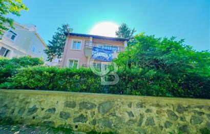 Satılık Tarabya Bahçe içersinde   Villa