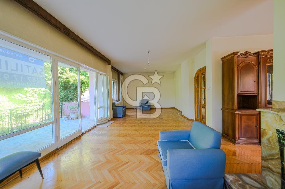 Satılık Tarabya Bahçe içersinde   Villa