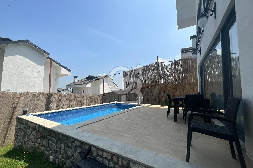 Sapanca Havuzlu ve full eşyalı göl manzaralı lüx villa