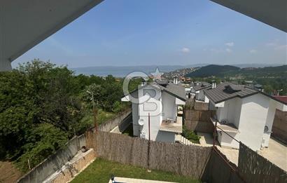 Sapanca Havuzlu ve full eşyalı göl manzaralı lüx villa