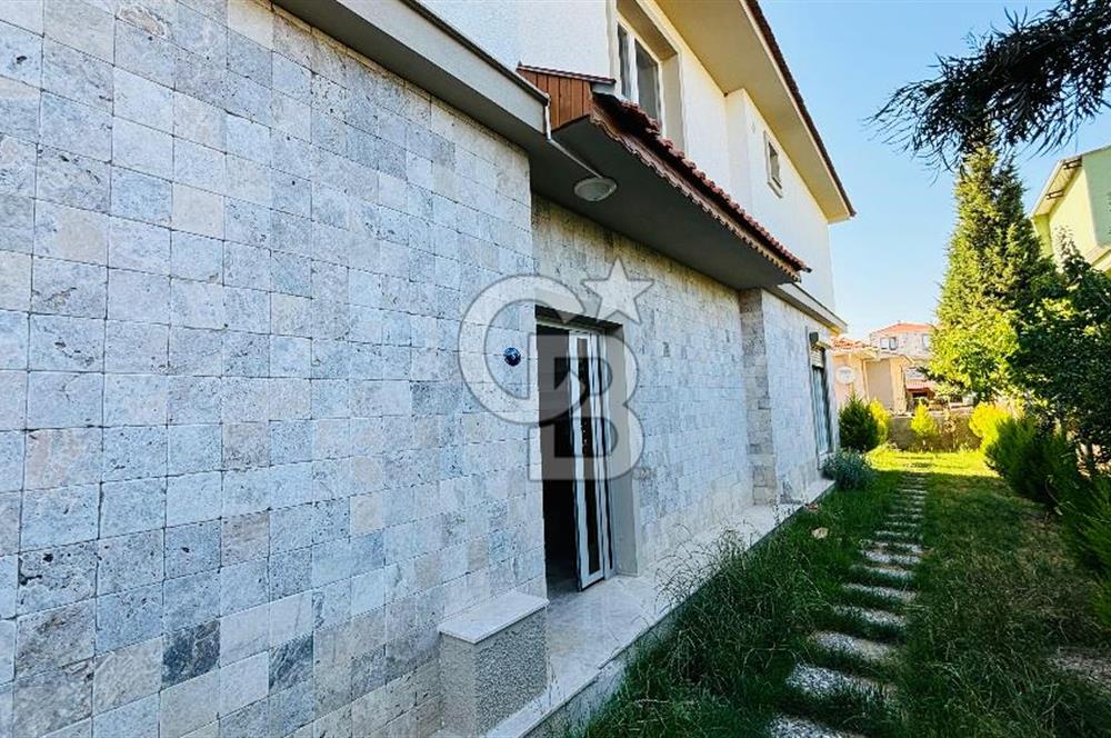 Foça Yenibağarasında 2+1 Açık Mutfak Kiralık Daire