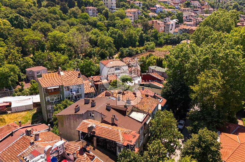 KUZGUNCUK MERKEZ İCADİYE CADDESİ ÜZERİNDE KOMPLE SATILIK BİNA