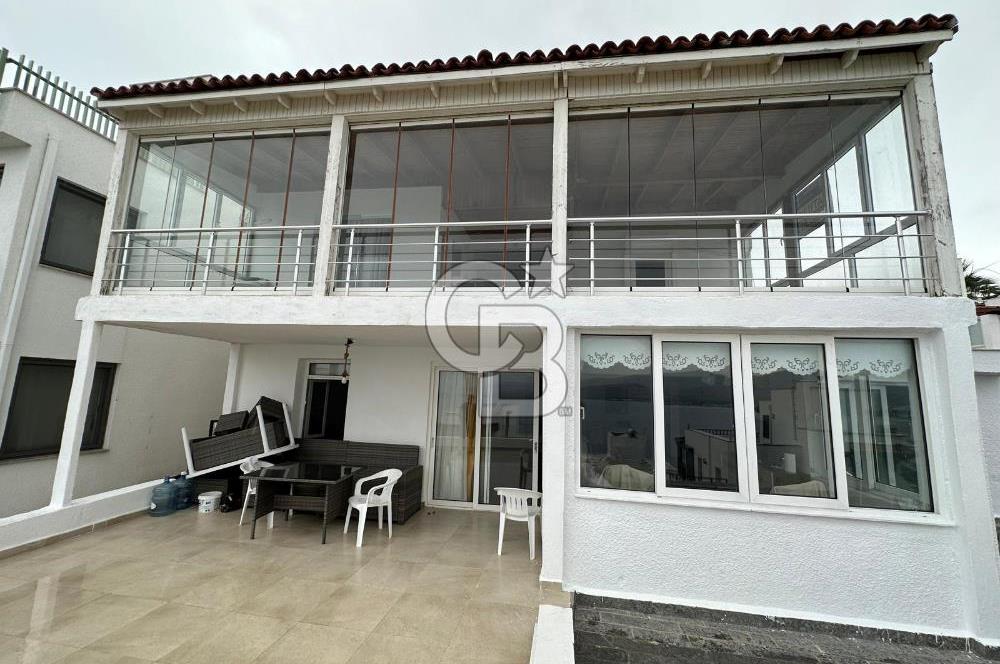 Bağla Koyu Bank Ev Sahil Sitesi Süper Konumda 5+2 Satılık Villa